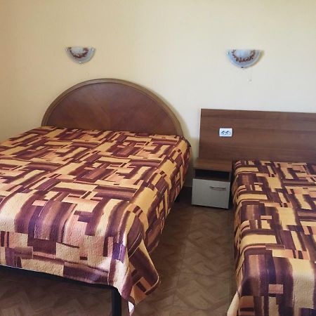 Tonus Guest House Обзор Екстер'єр фото